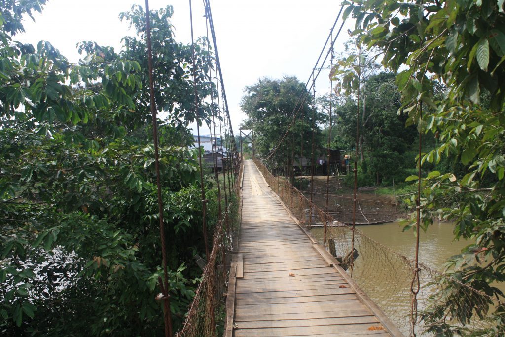Jembatan gantung di Muara Tangkos
Foto oleh ...